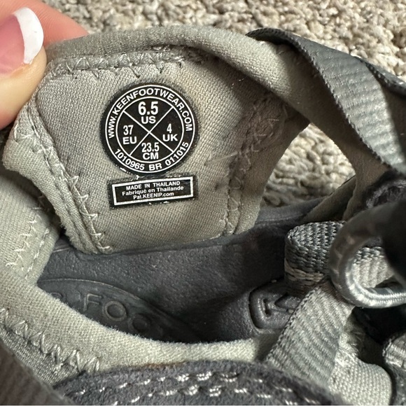 Keen Trail Hiking Sandals 6.5 Adjustable Gray waterproof outdoor lightweight - Picture 7 of 9